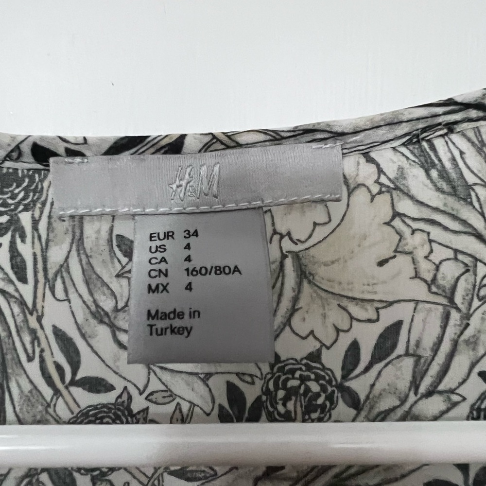H&M floral sheer sleeveless blouse size 4 - Picture 3 of 4